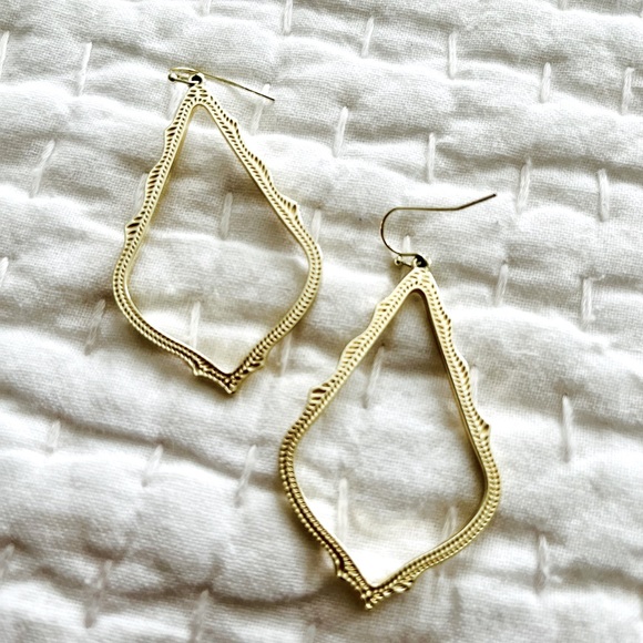 Kendra Scott Sophee Gold Open Drop Earrings With Dust Bag - Picture 4 of 5